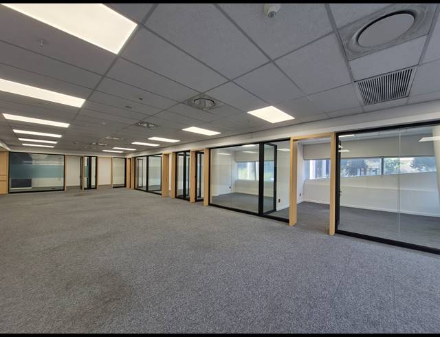 426M² OFFICE TO LET IN SANDTON CENTRAL